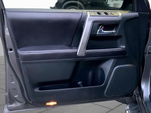 Used 2018 Toyota 4Runner SR5 Premium RWD image 19