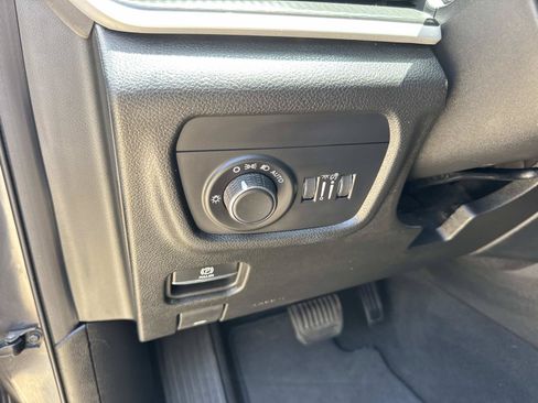 Used 2024 Jeep Grand Cherokee Laredo RWD image 20