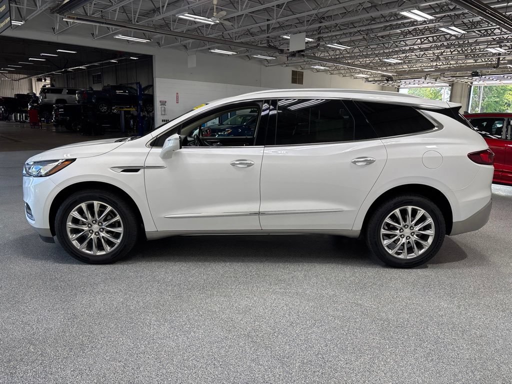 Used 2021 Buick Enclave Premium w/ Surround and Sites Package AWD/4WD image 4