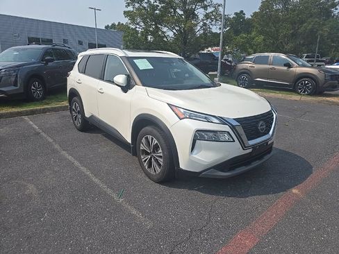 Used 2023 Nissan Rogue SV w/ SV Premium B Package AWD/4WD image 2
