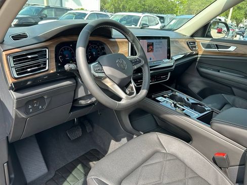 New 2026 Volkswagen Atlas SE FWD image 16