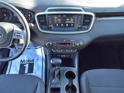 Used 2020 Kia Sorento LX w/ LX I4 Convenience Package image 32