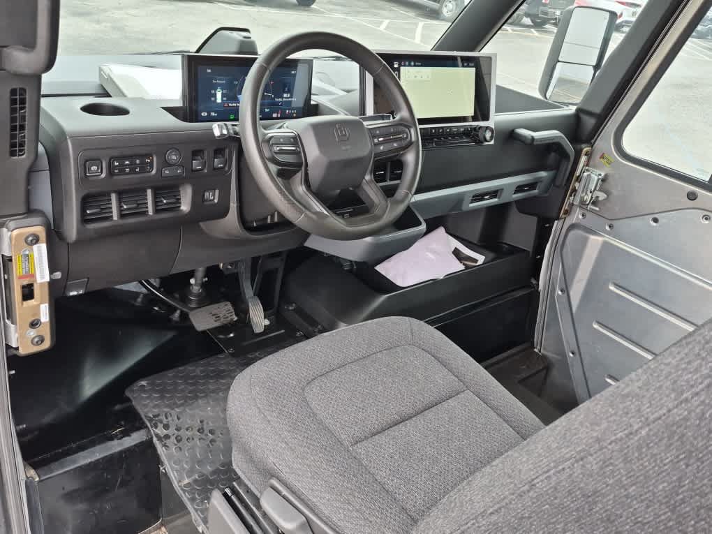 Used 2024 Chevrolet Brightdrop 600 w/ Commercial Equipment Package AWD/4WD image 8