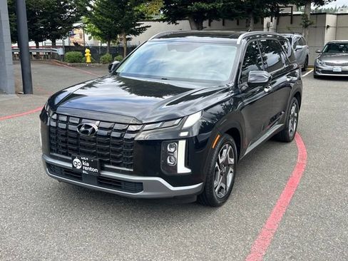 Used 2023 Hyundai Palisade Limited w/ Cargo Package AWD/4WD image 3