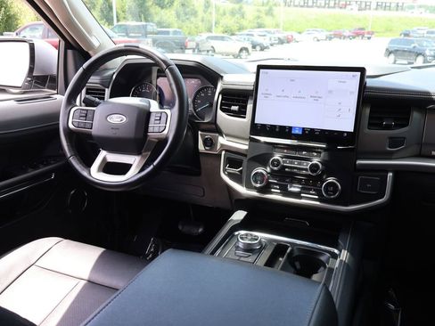 Used 2022 Ford Expedition Max XLT AWD/4WD image 15