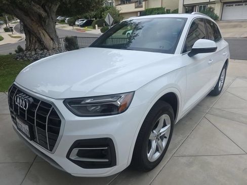 Used 2023 Audi Q5 2.0T Premium w/ Convenience Package AWD/4WD image 2