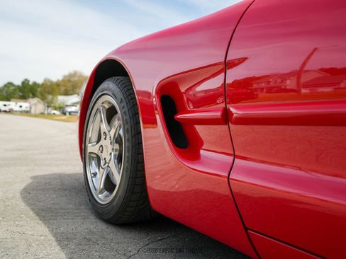 Used 2002 Chevrolet Corvette Coupe w/ Preferred Equipment Group2 image 55