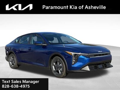 New 2025 Kia K4 LXS