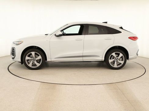 Certified 2025 Audi Q5 Premium Plus w/ Premium Plus image 2