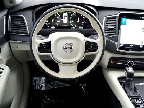 Used 2020 Volvo XC90 T5 Momentum w/ Protection Package Premier image 23