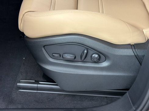 New 2026 Porsche Cayenne Coupe AWD/4WD image 13