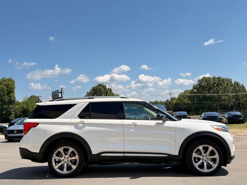Used 2020 Ford Explorer Platinum w/ Premium Technology Package AWD/4WD image 8