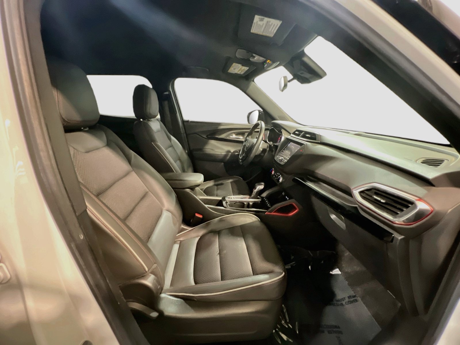 Used 2022 Chevrolet TrailBlazer RS FWD image 19