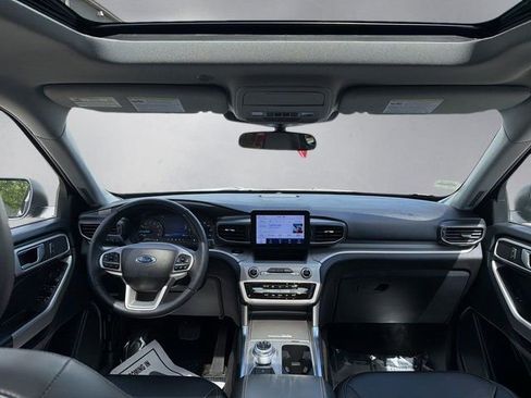 Certified 2023 Ford Explorer XLT w/ Equipment Group 202A image 3