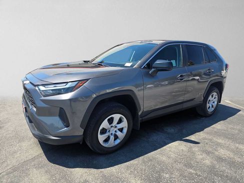 Used 2023 Toyota RAV4 LE FWD image 7