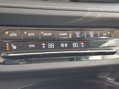 Used 2021 Buick Envision Essence w/ Technology Package I image 19