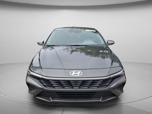 Used 2024 Hyundai Elantra SEL FWD image 3
