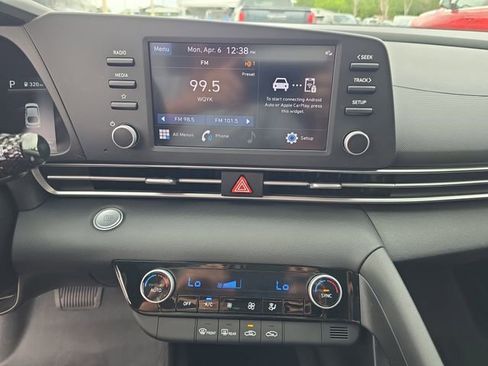 Used 2023 Hyundai Elantra SEL image 16