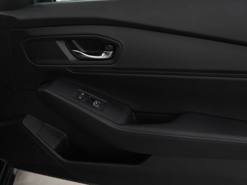 Used 2023 Honda Accord Sport image 9