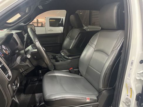 Used 2022 RAM 2500 Tradesman w/ Chrome Appearance Group image 28