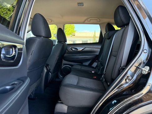 Used 2019 Nissan Rogue SV AWD/4WD image 11