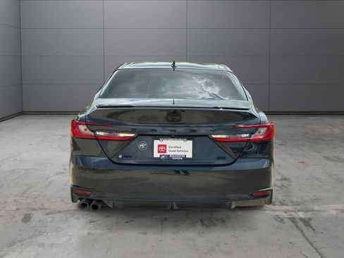Used 2025 Toyota Camry SE w/ Convenience Package FWD image 4