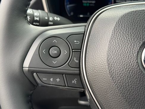 Used 2026 Toyota Corolla Cross XLE image 25