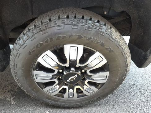 Used 2022 Chevrolet Silverado 3500 LTZ w/ LTZ Plus Package AWD/4WD image 8