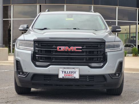 Used 2023 GMC Acadia SLT w/ Elevation Edition FWD image 3