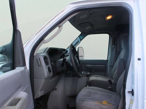 Used 2009 Ford E-250 and Econoline 250 RWD image 6