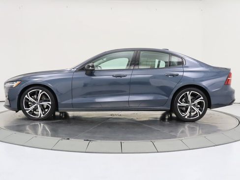 Used 2024 Volvo S60 B5 Core FWD image 2