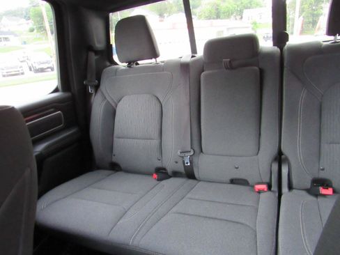 Used 2019 RAM 1500 Big Horn AWD/4WD image 8