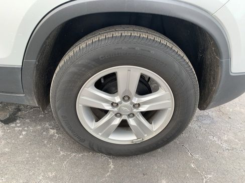 Used 2020 Chevrolet Trax LS w/ Tint and Cruise Package image 11