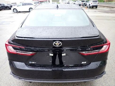 New 2026 Toyota Camry SE FWD image 4