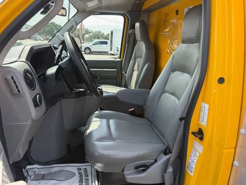Used 2022 Ford E-350 and Econoline 350 Super Duty RWD image 17