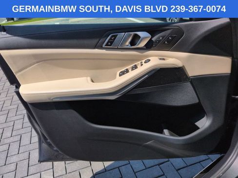 Used 2022 BMW X5 sDrive40i w/ Luxury Seating Package RWD image 30