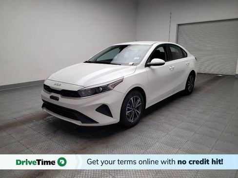 Used 2023 Kia Forte LXS image 1