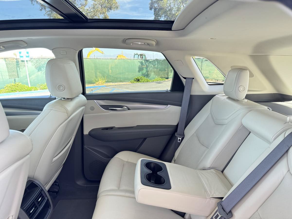 Used 2017 Cadillac XT5 Luxury w/ Driver Awareness Package FWD image 30