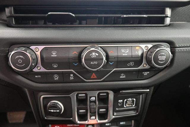 Used 2026 Jeep Wrangler Unlimited Rubicon AWD/4WD image 25