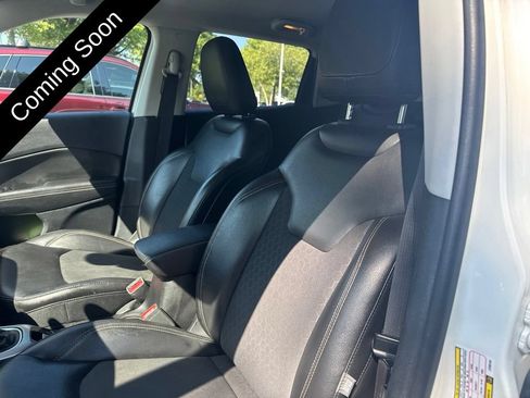 Used 2018 Jeep Compass Latitude w/ Popular Equipment Group AWD/4WD image 10
