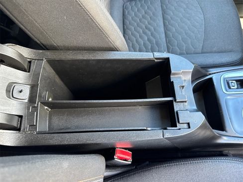 Used 2021 Chevrolet Equinox LT image 15