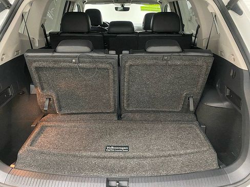 Used 2019 Volkswagen Tiguan SE image 14