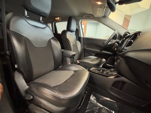 Used 2020 Jeep Compass Latitude AWD/4WD image 11