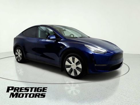 Used 2023 Tesla Model Y Long Range AWD/4WD image 10