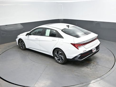 Used 2024 Hyundai Elantra Limited FWD image 28