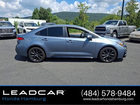 Used 2024 Toyota Corolla SE AWD/4WD image 8