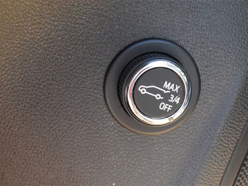 Used 2023 Buick Envision Essence w/ Sport Touring Package image 27