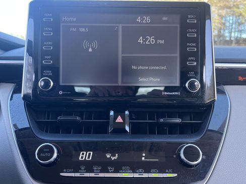 Used 2021 Toyota Corolla LE image 5