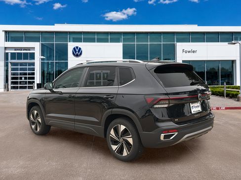 New 2026 Volkswagen Taos SE AWD/4WD image 7