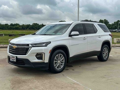 Used 2022 Chevrolet Traverse LT FWD image 7